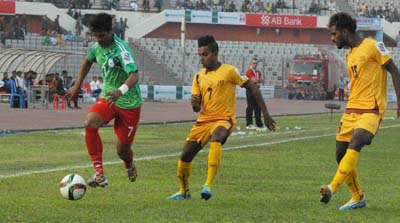 সোমবার বঙ্গবন্ধু জাতীয় স্টেডিয়ামে শ্রীলঙ্কাকে হারিয়ে বঙ্গবন্ধু গোল্ড কাপের সেমি-ফাইনালে উঠে বাংলাদেশ। ছবি- বিডিনিউজ